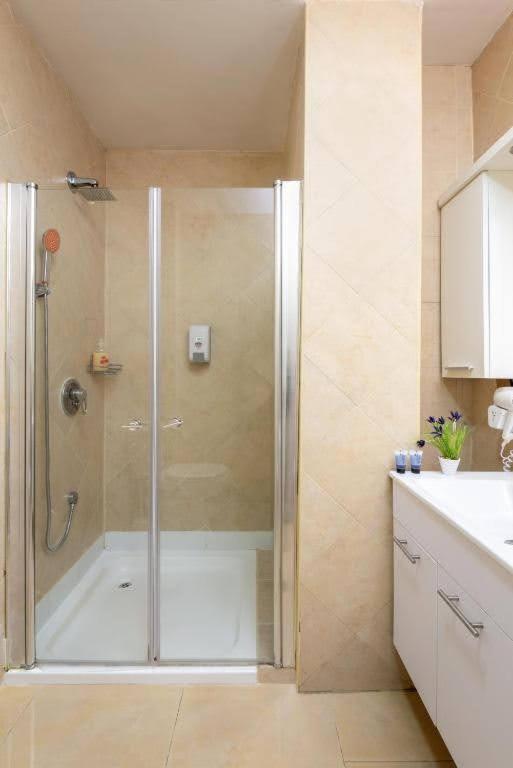 H7 Tlv Otel Tel Aviv Dış mekan fotoğraf